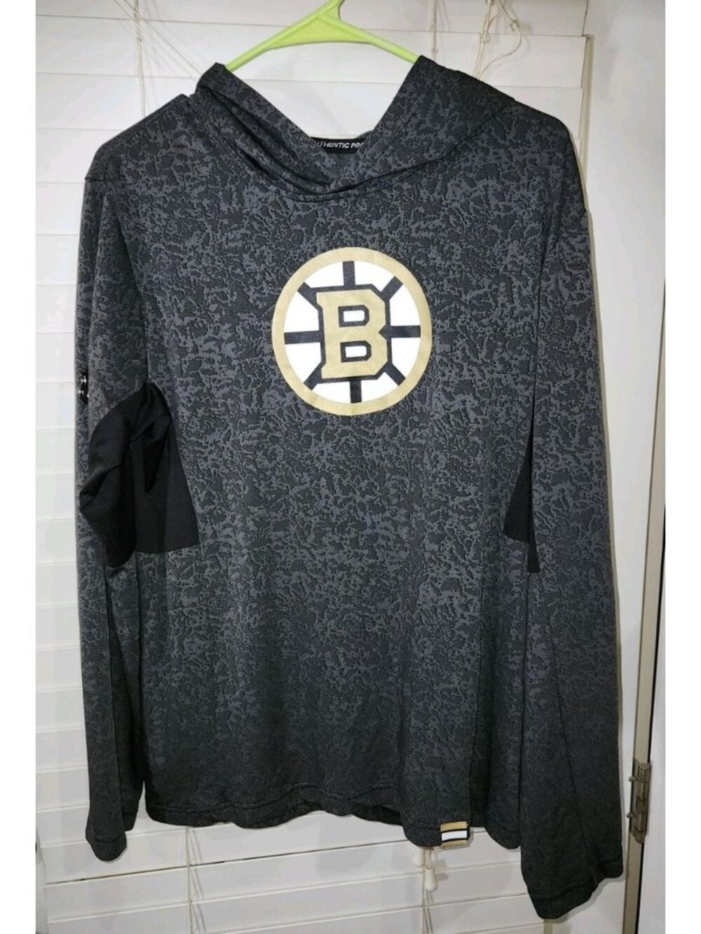 BOSTON BRUINS nhl Fanatics  Hooded Long Sleeve Warmup tee shirt WOMENS MEDIUM